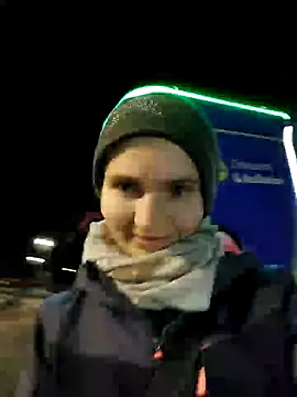 Snapshot of AnnualSunrise chatting on 12/22/24, 12:16 AnnualSunrise online show from 12/22/24, 12:16