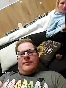 Snapshot of AnnualSunrise chatting on 12/23/24, 06:05 AnnualSunrise online show from 12/23/24, 06:05