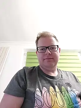 Snapshot of AnnualSunrise chatting on 01/02/25, 07:51 AnnualSunrise online show from 01/02/25, 07:51