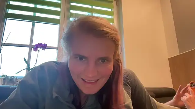 Snapshot of AnnualSunrise chatting on 03/01/25, 06:11 AnnualSunrise online show from 03/01/25, 06:11