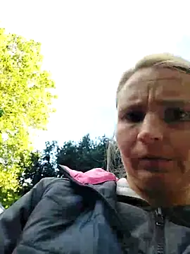 Snapshot of AnnualSunrise chatting on 09/12/25, 04:18 AnnualSunrise online show from 09/12/25, 04:18