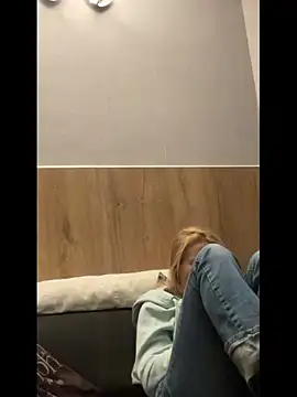 Snapshot of AnnualSunrise chatting on 11/03/25, 07:26 AnnualSunrise online show from 11/03/25, 07:26