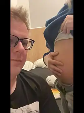 Snapshot of AnnualSunrise chatting on 11/23/25, 06:08 AnnualSunrise online show from 11/23/25, 06:08