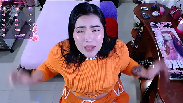 lufek23 online show from 12/25/24, 11:53