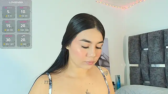 Snapshot of Natasharuso chatting on 12/16/25, 01:38 Natasharuso online show from 12/16/25, 01:38