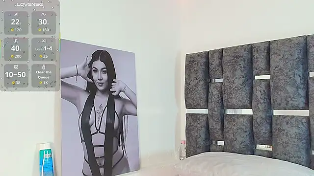 Natasharuso online show from 12/20/25, 12:56