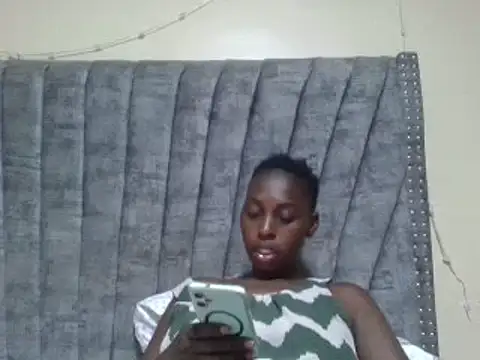 Snapshot of Dizzydose chatting on 06/11/26, 05:00 Dizzydose online show from 06/11/26, 05:00