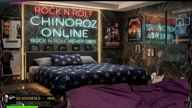 Snapshot of chino_roz chatting on 06/17/26, 01:19 chino roz online show from 06/17/26, 01:19