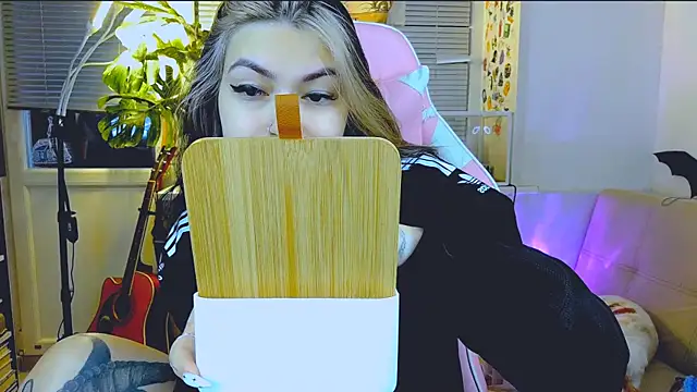 jelya sg online show from 12/08/24, 11:46