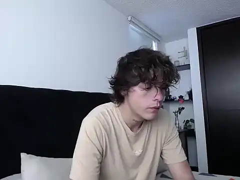 Snapshot of Santiago_kiler chatting on 12/11/24, 01:49 Santiago kiler online show from 12/11/24, 01:49