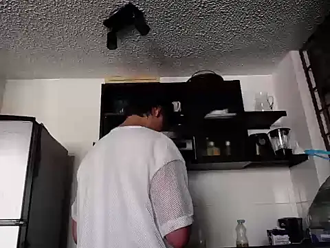 Snapshot of Santiago_kiler chatting on 01/17/25, 01:24 Santiago kiler online show from 01/17/25, 01:24