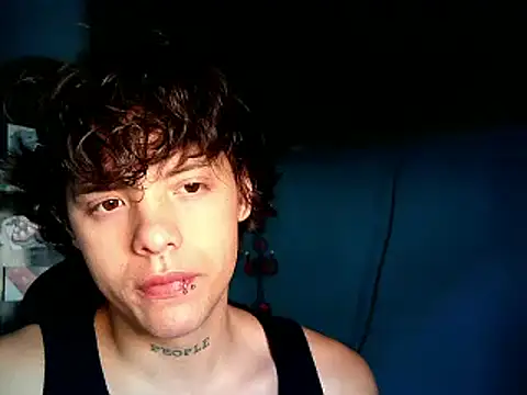 Snapshot of Santiago_kiler chatting on 02/02/25, 02:13 Santiago kiler online show from 02/02/25, 02:13