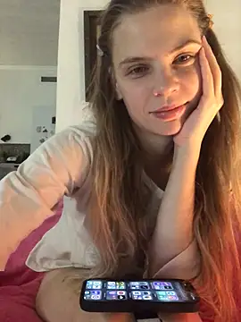 LeyaJohnson online show from 12/20/24, 07:39