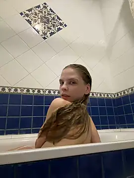 LeyaJohnson online show from 01/05/25, 05:51