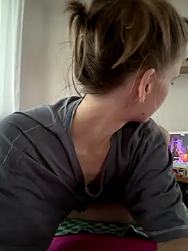 LeyaJohnson online show from 09/11/25, 02:39