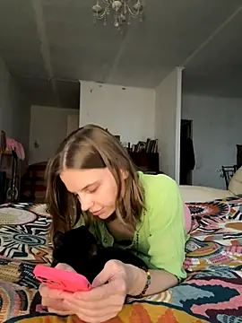 LeyaJohnson online show from 11/21/25, 12:37