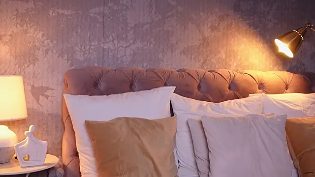 AngelaFay online show from 03/13/25, 05:54