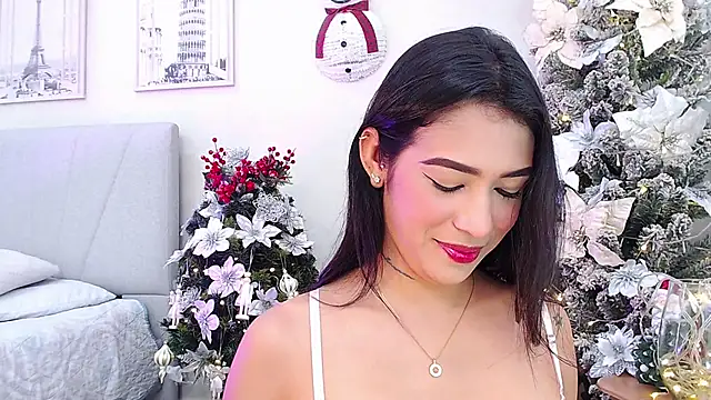 Snapshot of Sassy--Girl chatting on 12/27/24, 07:03 Sassy--Girl online show from 12/27/24, 07:03