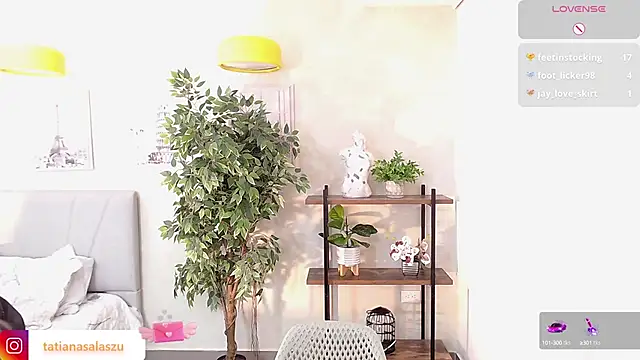 Snapshot of Sassy--Girl chatting on 01/06/25, 06:10 Sassy--Girl online show from 01/06/25, 06:10