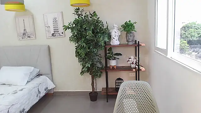 Snapshot of Sassy--Girl chatting on 01/07/25, 06:24 Sassy--Girl online show from 01/07/25, 06:24