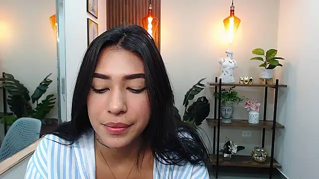 Snapshot of Sassy--Girl chatting on 01/16/25, 06:48 Sassy--Girl online show from 01/16/25, 06:48