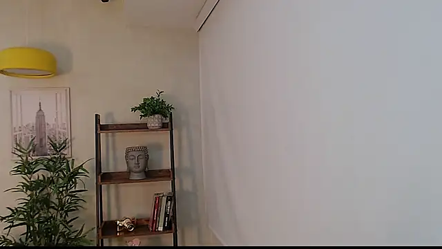 Snapshot of Sassy--Girl chatting on 02/10/25, 06:35 Sassy--Girl online show from 02/10/25, 06:35