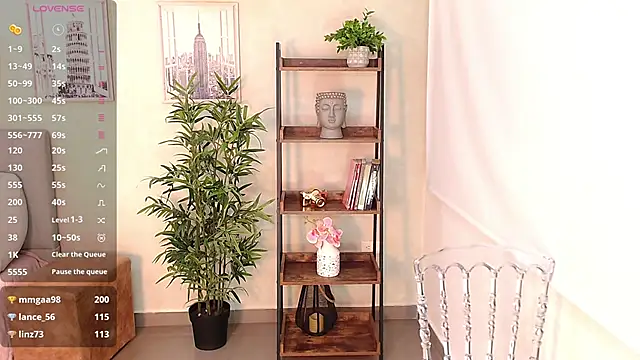 Snapshot of Sassy--Girl chatting on 02/13/25, 06:38 Sassy--Girl online show from 02/13/25, 06:38