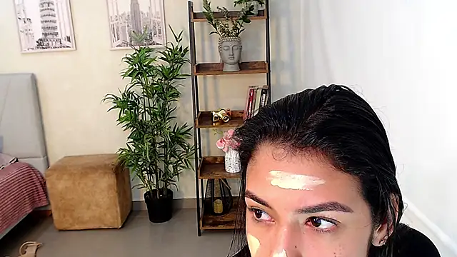 Snapshot of Sassy--Girl chatting on 02/14/25, 06:51 Sassy--Girl online show from 02/14/25, 06:51