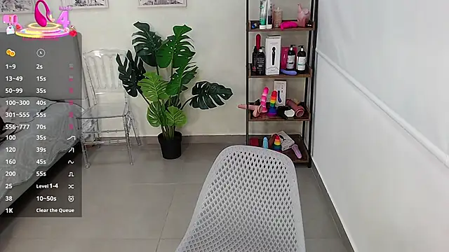 Snapshot of Sassy--Girl chatting on 03/17/25, 06:11 Sassy--Girl online show from 03/17/25, 06:11