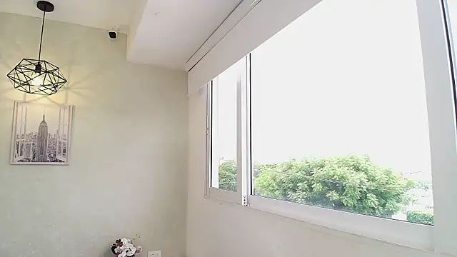 Snapshot of Sassy--Girl chatting on 09/12/25, 06:08 Sassy--Girl online show from 09/12/25, 06:08