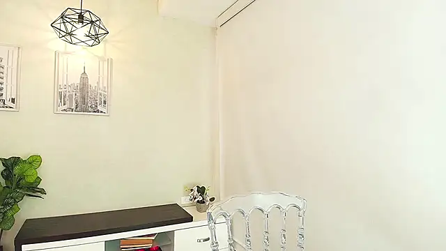 Snapshot of Sassy--Girl chatting on 09/18/25, 06:10 Sassy--Girl online show from 09/18/25, 06:10