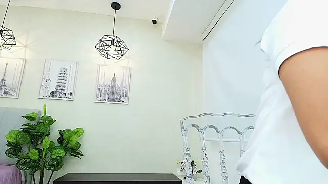 Snapshot of Sassy--Girl chatting on 09/22/25, 06:10 Sassy--Girl online show from 09/22/25, 06:10