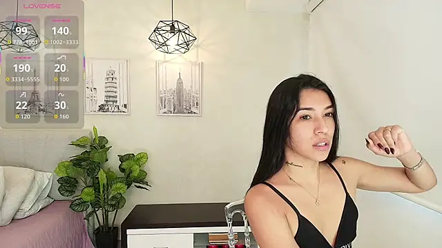 Snapshot of Sassy--Girl chatting on 09/23/25, 06:11 Sassy--Girl online show from 09/23/25, 06:11