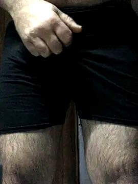 Snapshot of hairysmallcockguy chatting on 09/18/25, 12:29 hairysmallcockguy online show from 09/18/25, 12:29