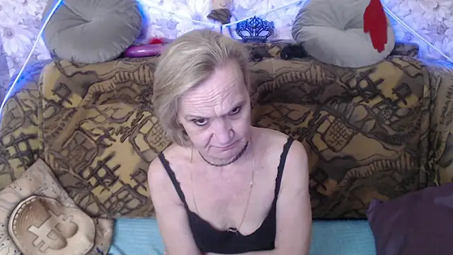 Snapshot of MissBekker chatting on 12/20/24, 03:58 MissBekker online show from 12/20/24, 03:58