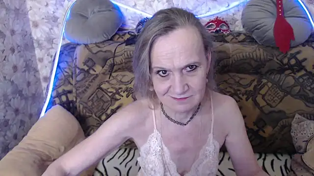 Snapshot of MissBekker chatting on 07/06/26, 10:12 MissBekker online show from 07/06/26, 10:12
