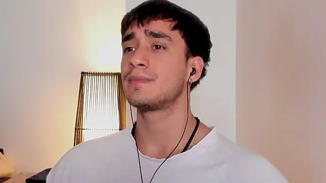 Snapshot of AlexRivera6 chatting on 02/01/26, 09:02 AlexRivera6 online show from 02/01/26, 09:02