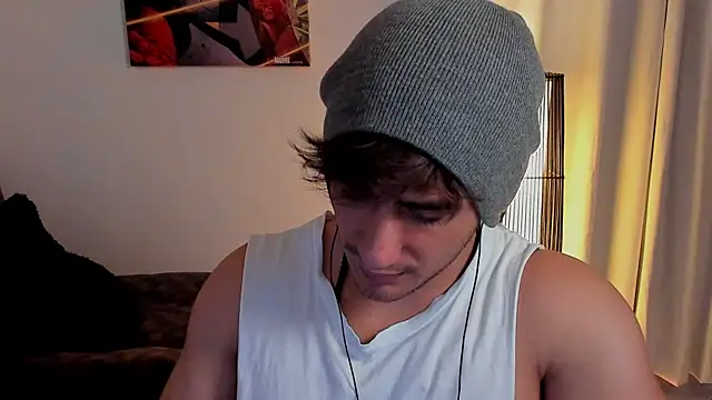 Snapshot of AlexRivera6 chatting on 05/13/26, 05:54 AlexRivera6 online show from 05/13/26, 05:54