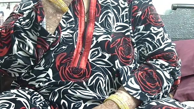 Snapshot of Kavya_XX chatting on 11/24/25, 06:51 Kavya XX online show from 11/24/25, 06:51