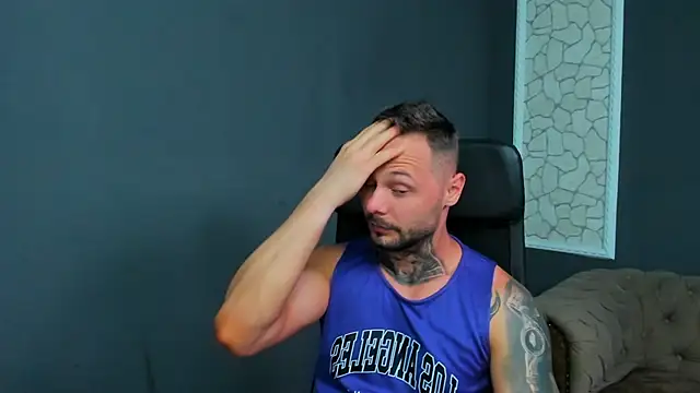 Snapshot of BrianHunts chatting on 06/19/26, 04:50 BrianHunts online show from 06/19/26, 04:50