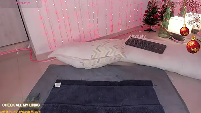 ohyesly  online show from 12/02/25, 09:58