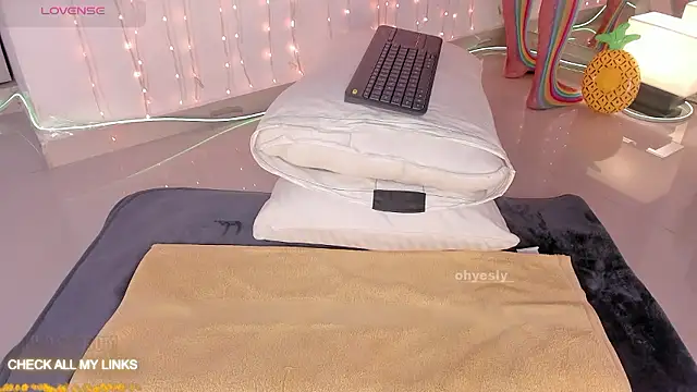 ohyesly  online show from 01/09/26, 10:07