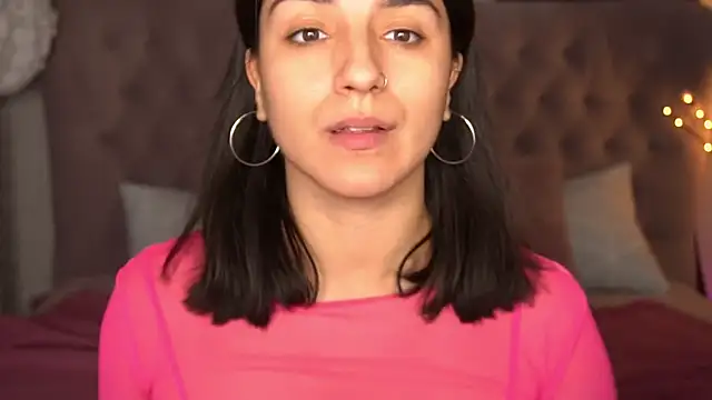 Daphne Moss online show from 01/05/25, 09:14