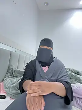 Snapshot of Submissive_Arab chatting on 12/15/24, 03:53 Submissive Arab online show from 12/15/24, 03:53