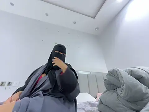 Snapshot of Submissive_Arab chatting on 12/27/24, 07:57 Submissive Arab online show from 12/27/24, 07:57