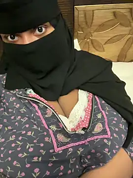 Snapshot of Submissive_Arab chatting on 03/01/25, 10:53 Submissive Arab online show from 03/01/25, 10:53