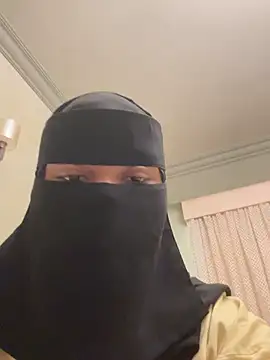 Snapshot of Submissive_Arab chatting on 09/24/25, 11:13 Submissive Arab online show from 09/24/25, 11:13