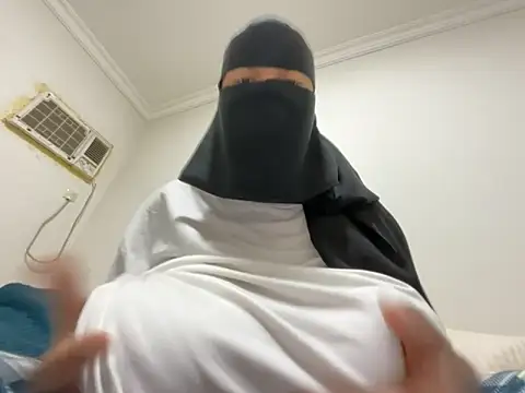 Submissive Arab online show from 01/15/26, 05:27