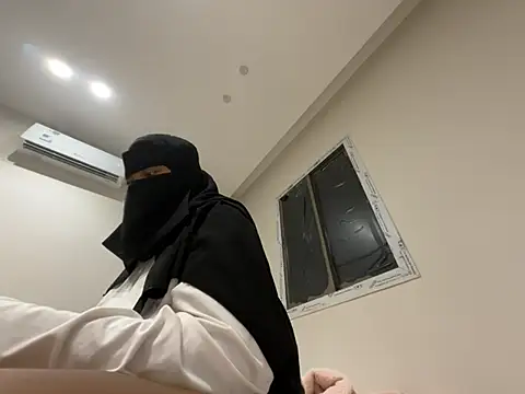 Snapshot of Submissive_Arab chatting on 04/04/26, 07:44 Submissive Arab online show from 04/04/26, 07:44