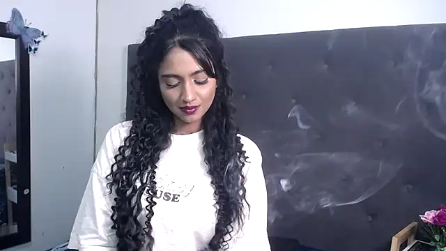 Snapshot of Delilah_Blazee chatting on 04/27/26, 04:27 Delilah Blazee online show from 04/27/26, 04:27